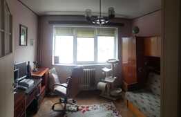 Apartament 2 camere, etaj intermediar, decomandat, zona Fantanele