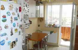 Inchiriere 3 camere, decomandat, 75mp, zona Hotel Royal