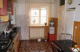 Apartament cu 3 camere la pret foarte bun!