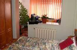 Apartament cu 3 camere la pret foarte bun!