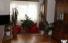 Apartament cu 3 camere la pret foarte bun!