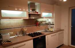Apartament 2 camere, decomandat, 58 mp, parcare, Zona Campului