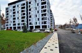 Apartament 2 camere, decomandat 54 mp, parcare, zona Vivo