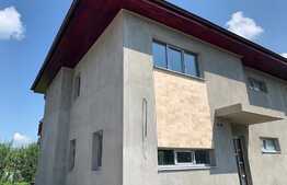 Casa cuplata cu teren de 240 mp! Zona Subcetate!