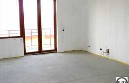 Vanzare apartament cu 3 camere, decomandat, 130 mp , 2 locuri de parcare