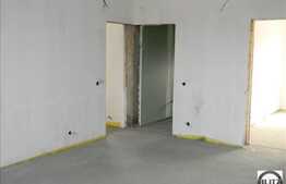 Vanzare apartament cu 3 camere, decomandat, 130 mp , 2 locuri de parcare