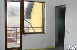 Vanzare apartament cu 3 camere, decomandat, 130 mp , 2 locuri de parcare