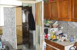 Vanzare 2 camere decomandate in zona Billa, boxa pentru depozitare inclusa