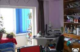 Vanzare 2 camere decomandate in zona Billa, boxa pentru depozitare inclusa