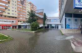 Spatiu comercial, 62 mp, vitrina generoasa, ideal cabinet medical