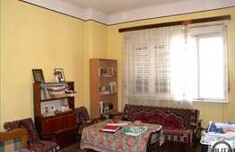 P-ta Mihai Viteazu. Pentru Cabinet, Salon, Sediu De Firma !. Vad si Trafic !