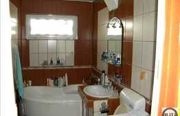 3 camere, 67 mp, balcon, parcare, boxa, zona Nora