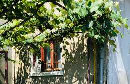 Casa renovabila/demolabila, 112 mp, teren 462 mp, zona strazii Oasului