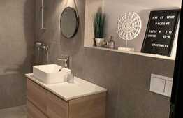 Apartament de vanzare 2 camere, balcon si garaj subteran! Semicentral!