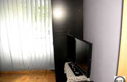 Apartament cu 2 camere, decomandat, zona linistita + loc de parcare