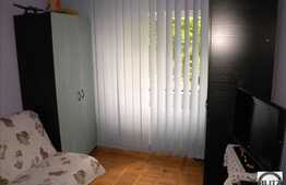 Apartament cu 2 camere, decomandat, zona linistita + loc de parcare