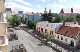 Apartament 3 camere, 65 mp, se mobileaza la cerere, zona Piata Stefan cel Mare