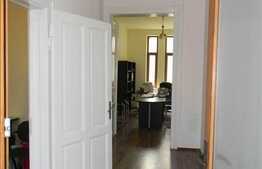 3 camere de vanzare pe strada Horea!