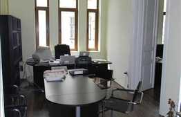 3 camere de vanzare pe strada Horea!