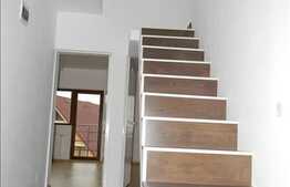 Pret excelent la 3 cam cu scara interioara!