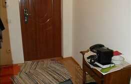 De vanzare apartament cu 1 camera, decomandat, 37 mp utili, zona Real