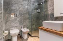 Apartament de lux, parcare, terasa, zona Complex Scala Center