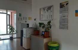 450 MP- Etaj cladire de birouri cu parcari incluse. 