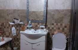  Apartament 3 camere, garaj, boxa!