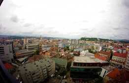 Apartament cu 3 camere, decomandat, 65 mp, zona centrala