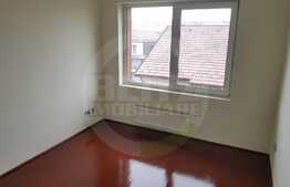 Apartament cu 5 camere, finisat, 130 mp, parcare, zona strazii Teilor