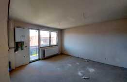 Apartament semifinisat, 3 camere, garaj, zona strazii Tauti, 5 minute de Vivo!