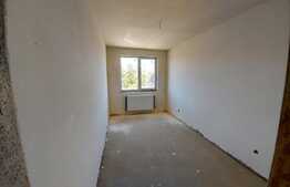 Apartament semifinisat, 3 camere, garaj, zona strazii Tauti, 5 minute de Vivo!