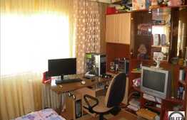 Vanzare apartament cu 3 camere, 65 mp, zona Spitalul Clinic de Recuperare