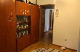 Apartament 3 camere, 57 mp, semidecomandat, zona strazii Detunata