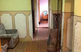 Apartament cu 3 camere, decomandat, zona Parang 