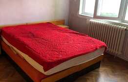 Apartament cu 3 camere, decomandat, zona Parang 