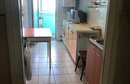 Apartament cu 3 camere, decomandat, zona Parang 