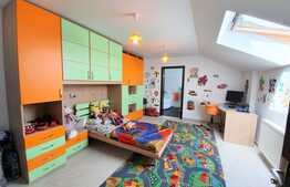 Oportunitate! Scara interioara, 137 mp, parcare! Zona strazii Florilor!