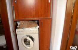 Vanzare apartament cu 3 camere, zona Sigma Center, cu garaj si parcare