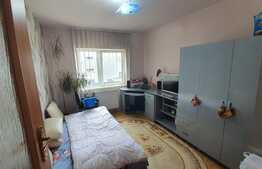 Apartament cu 3 camere, etaj intermediar, in zona centrala Apahida