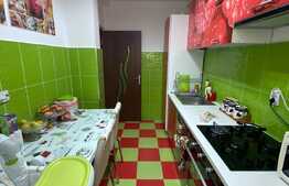 Apartament cu 3 camere, 60 mp, etaj intermediar, zona strazii Cetatii