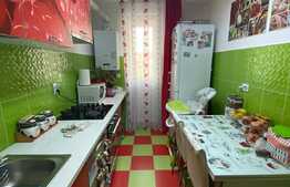 Apartament cu 3 camere, 60 mp, etaj intermediar, zona strazii Cetatii