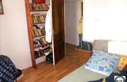 Vanzare apartament cu 3 camere, cu boxa si cu  loc parcare, zona Piata Zorilor