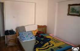 Vanzare apartament cu 3 camere, cu boxa si cu  loc parcare, zona Piata Zorilor