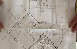Casa individuala, 600 mp, curte de 1500 mp, zona Grand Hotel Italia