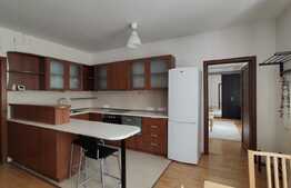 Apartament cu 3 camere, 80 mp, imobil nou, AC, Central