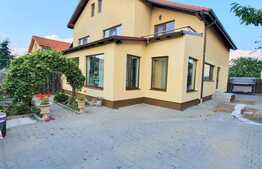 Duplex de 160 mp utili, teren de 223 mp! Zona Tauti!