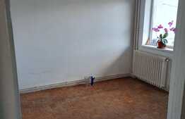 Apartament 2 camere, intermediar, renovabil, zona Piata Hermes