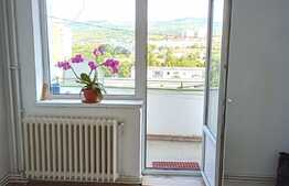 Apartament 2 camere, intermediar, renovabil, zona Piata Hermes