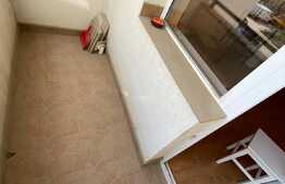 Apartament cu 2 camere, 48 mp, etaj , balcon, parcare, zona Florilor